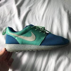 Men’s CUSTOM Nike Roshe Run Sneakers